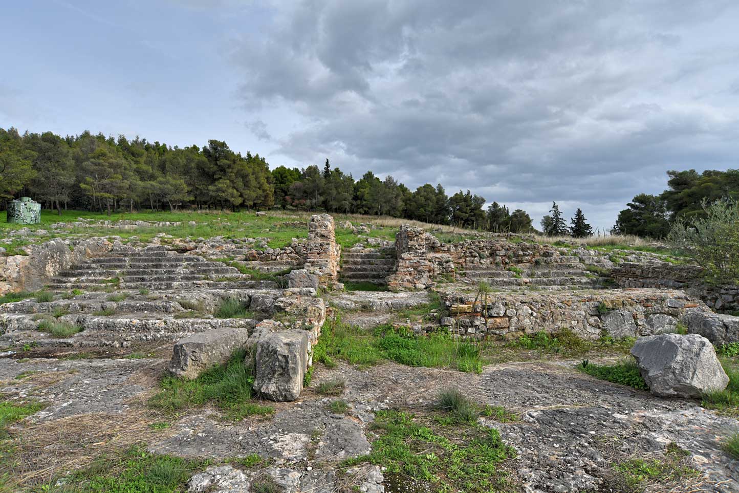 Ιερά Απόλλωνος Δειραδιώτη & Αθηνάς Οξυδερκούς, λόφος Ασπίδος Άργους